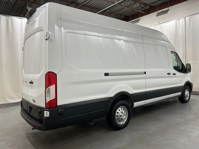 Used 2025 White Ford Base image 4