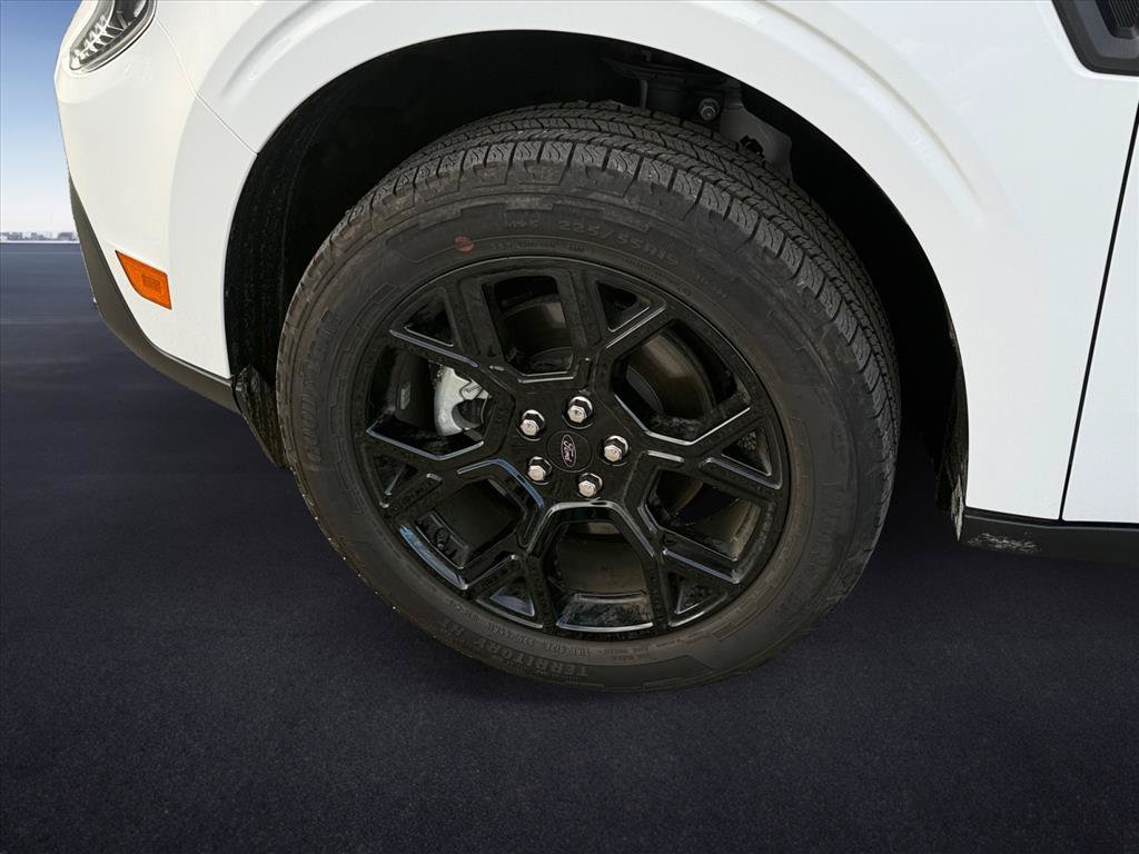 New 2026 Oxford White Ford XLT image 9