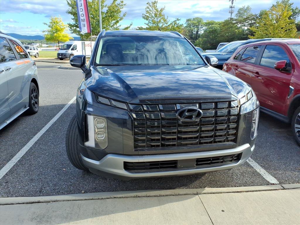 Used 2025 White Hyundai SEL image 4