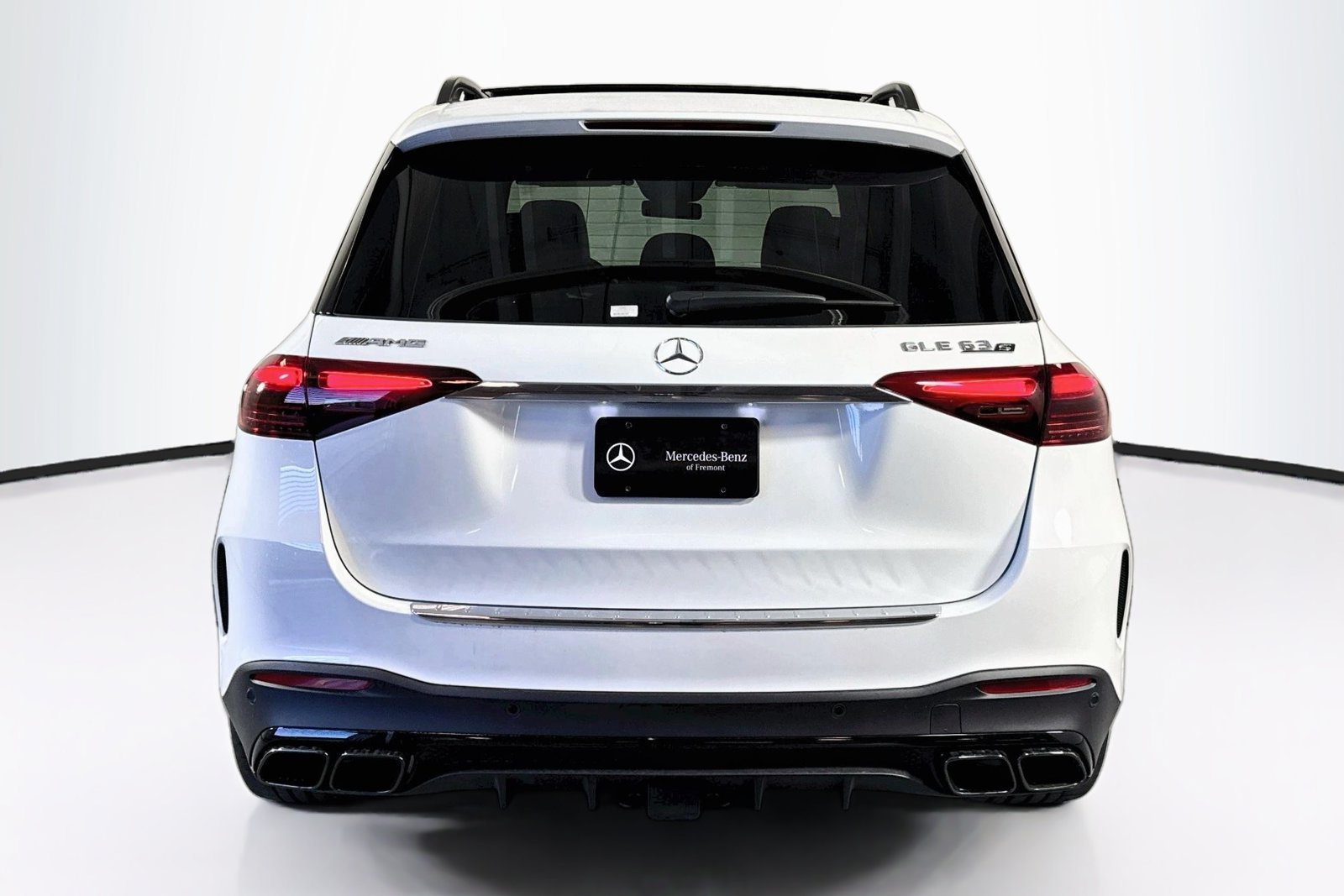 New 2026 MANUFAKTUR Moonlight White Metallic Mercedes-Benz AMG® GLE 63 S image 6