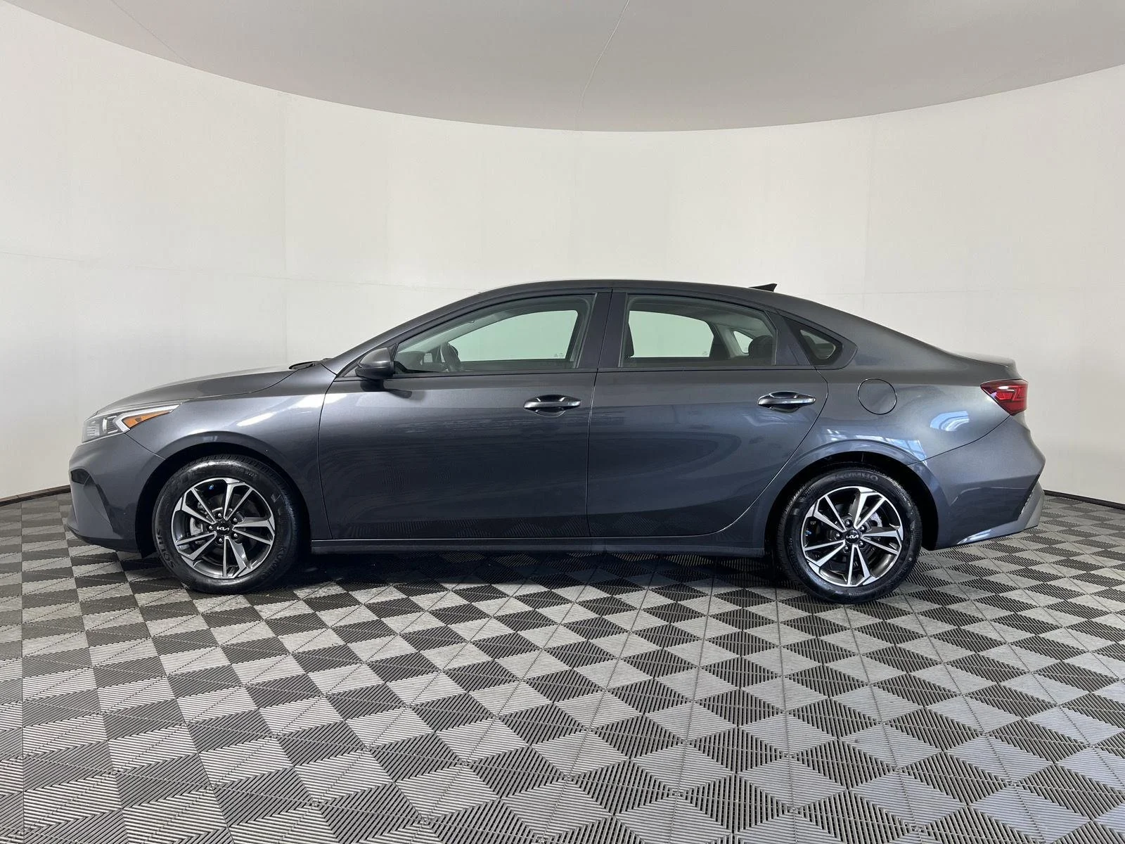 Used 2024 Gravity Gray Kia LXS image 6