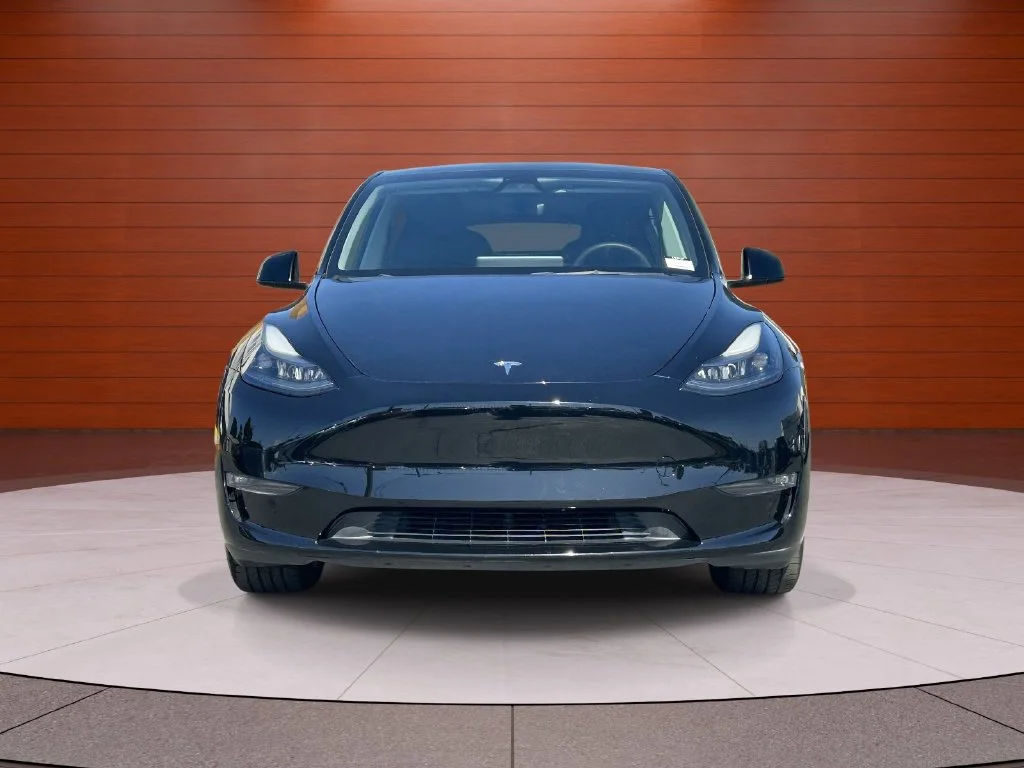 Used 2023 Solid Black Tesla Standard Range image 6