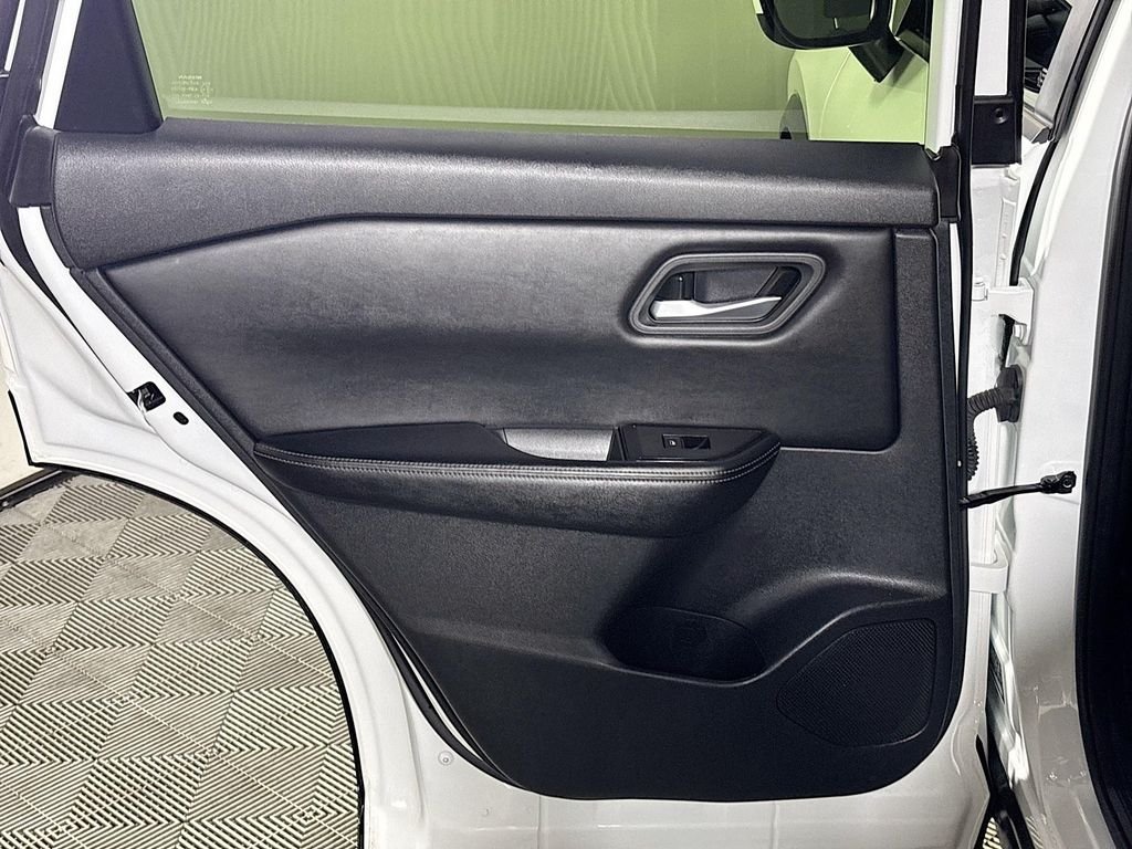 Used 2024 White Pearl Nissan SV image 18