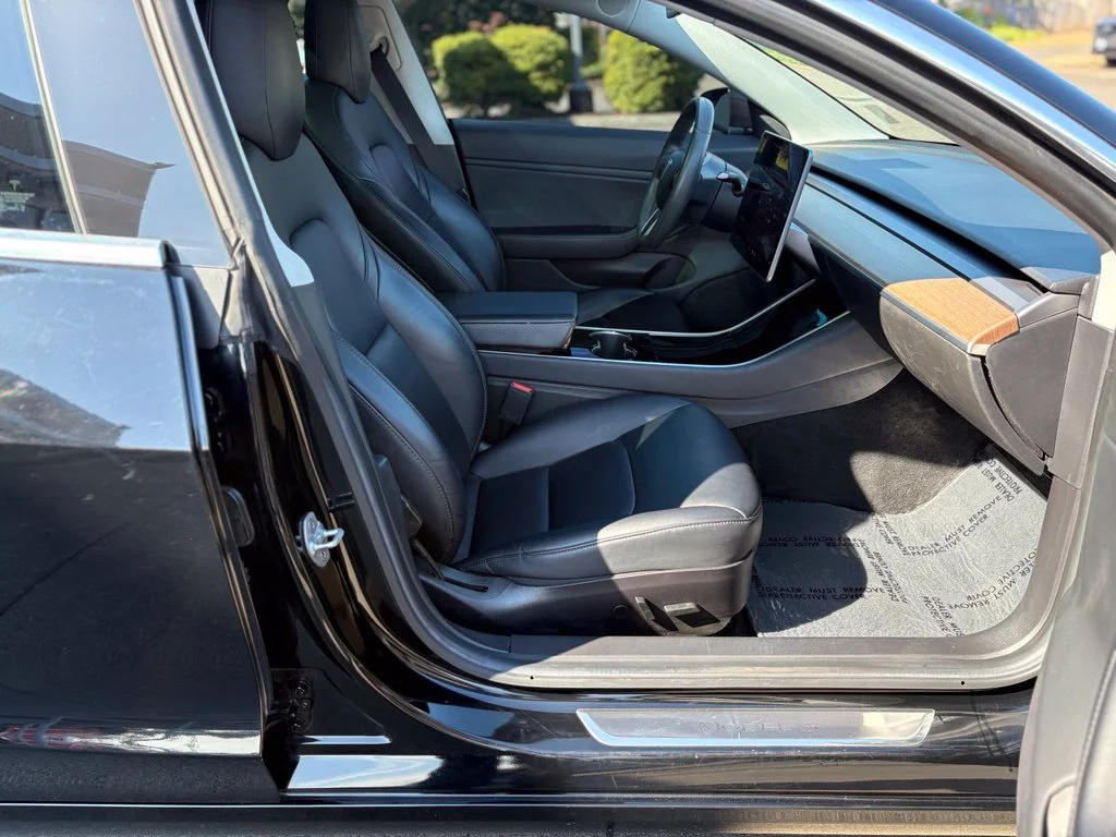 Used 2019 Black Tesla Performance image 21