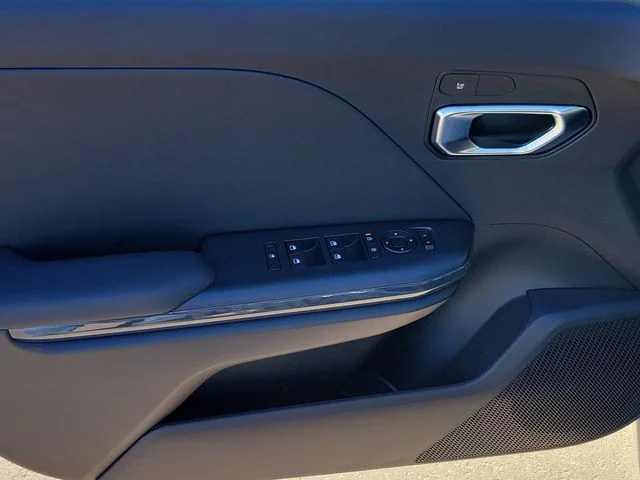 New 2026 Aurora Black Pearl Kia EX image 7