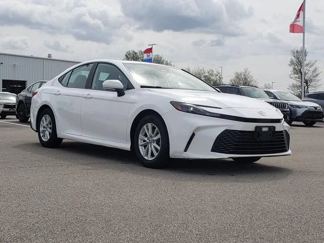 Used 2025 Ice Toyota LE image 3