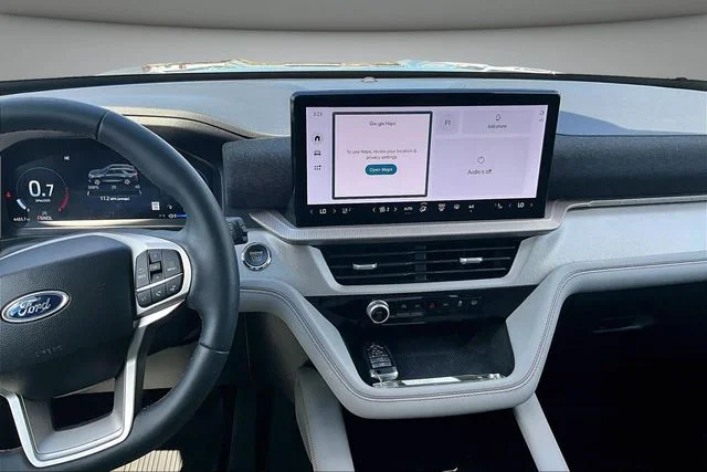 Used 2025 Vapor Blue Ford Active image 6