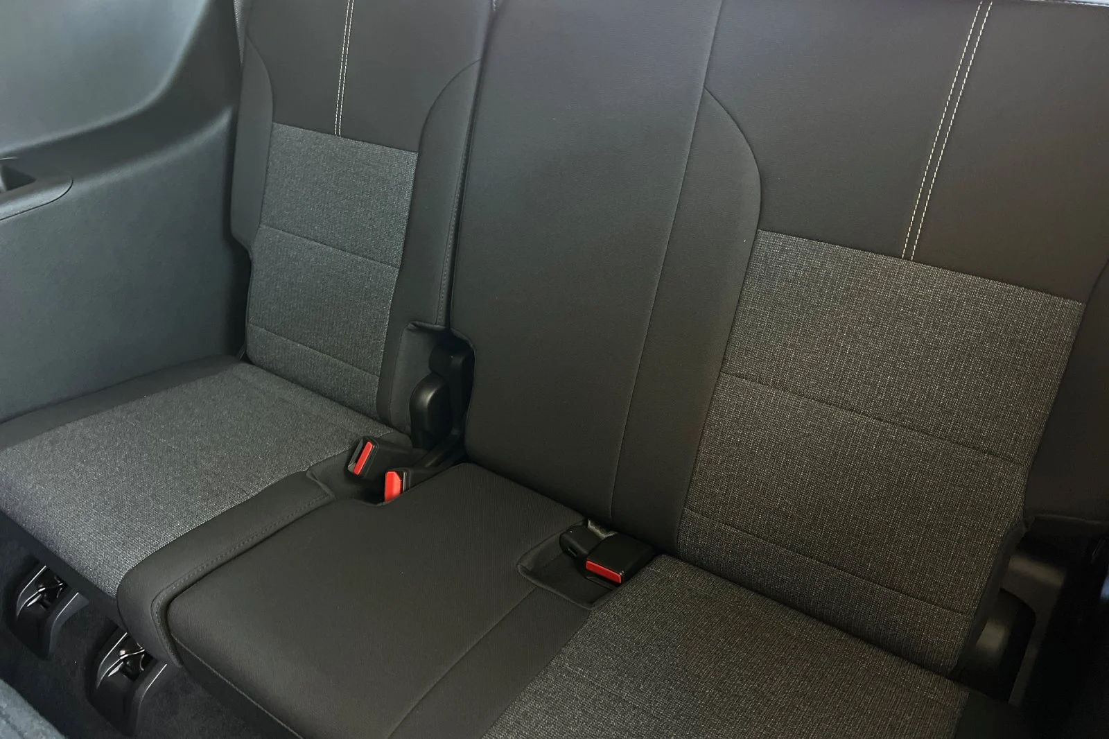 2026 GMC Acadia Elevation - Photo 16