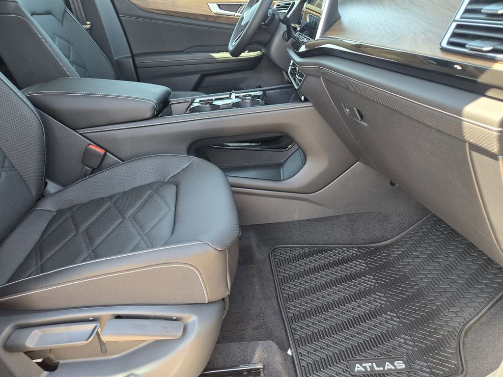 2026 Volkswagen Atlas SE w/Tech - Photo 12