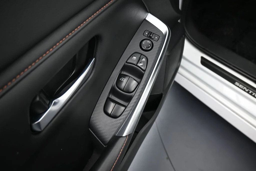 Used 2020 Aspen White Tricoat Nissan SR image 14