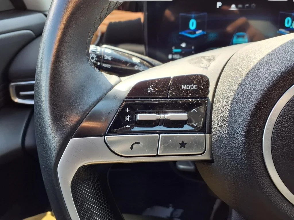 Used 2025 Blue Hyundai SEL Convenience image 14