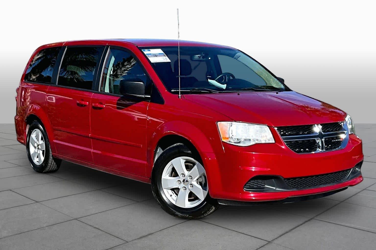 Pre-Owned 2016 Dodge Grand Caravan SE