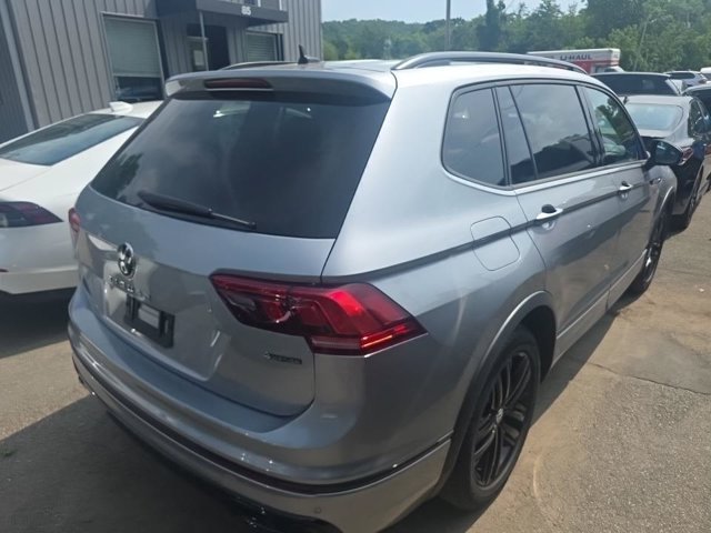 Certified Used 2022 Platinum Gray Metallic Volkswagen SE R-Line Black image 7