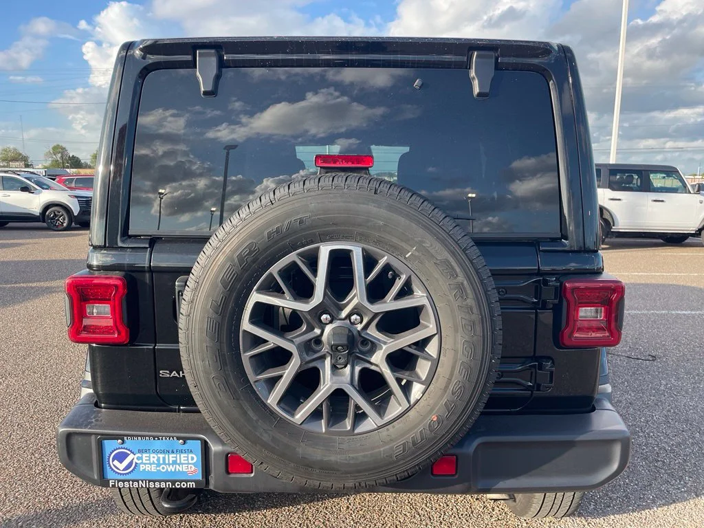 Used 2025 Black Jeep Sahara image 4