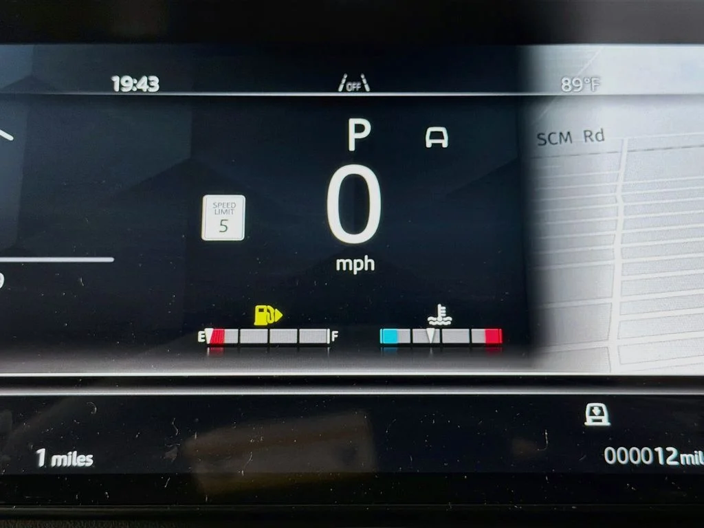 New 2027 Borasco Grey Land Rover SE image 12