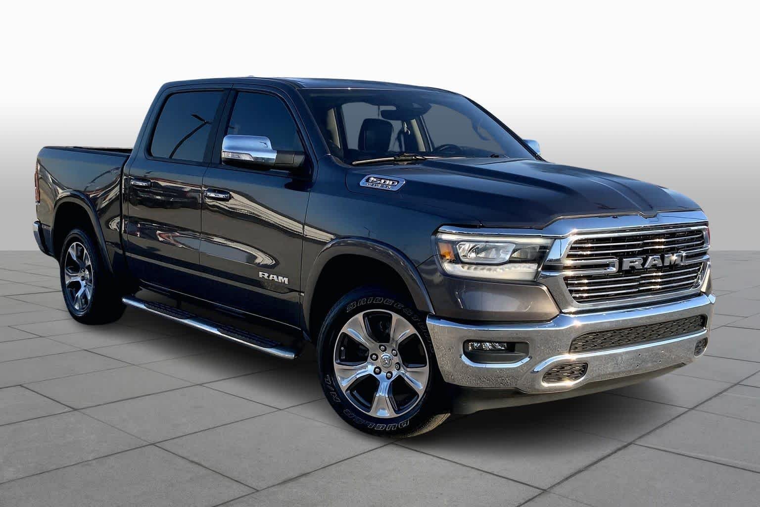 View vehicle photo 3