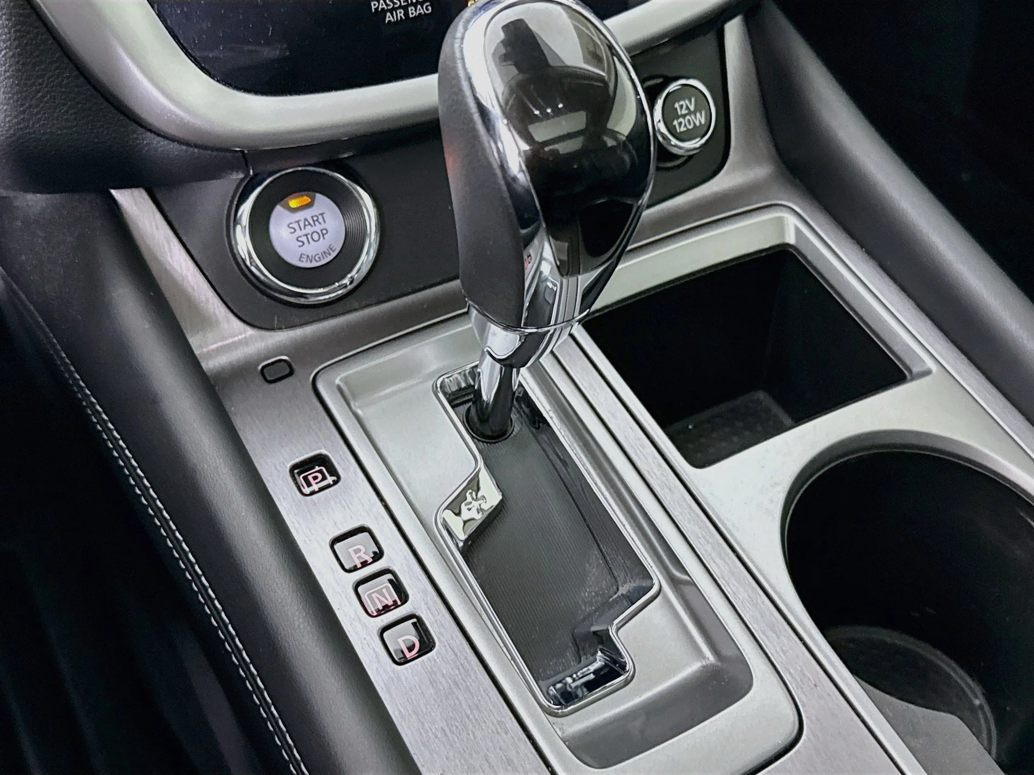 Used 2021 Pearl White Tricoat Nissan SL image 19