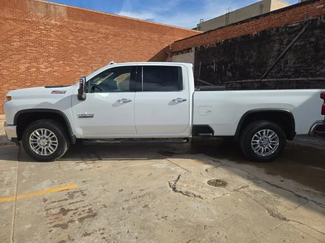 Used 2022 Summit White Chevrolet LTZ image 4