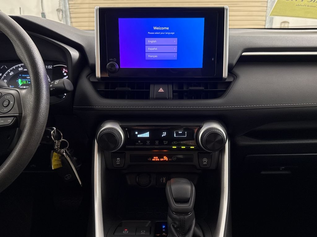2025 Toyota RAV4 LE - Photo 19