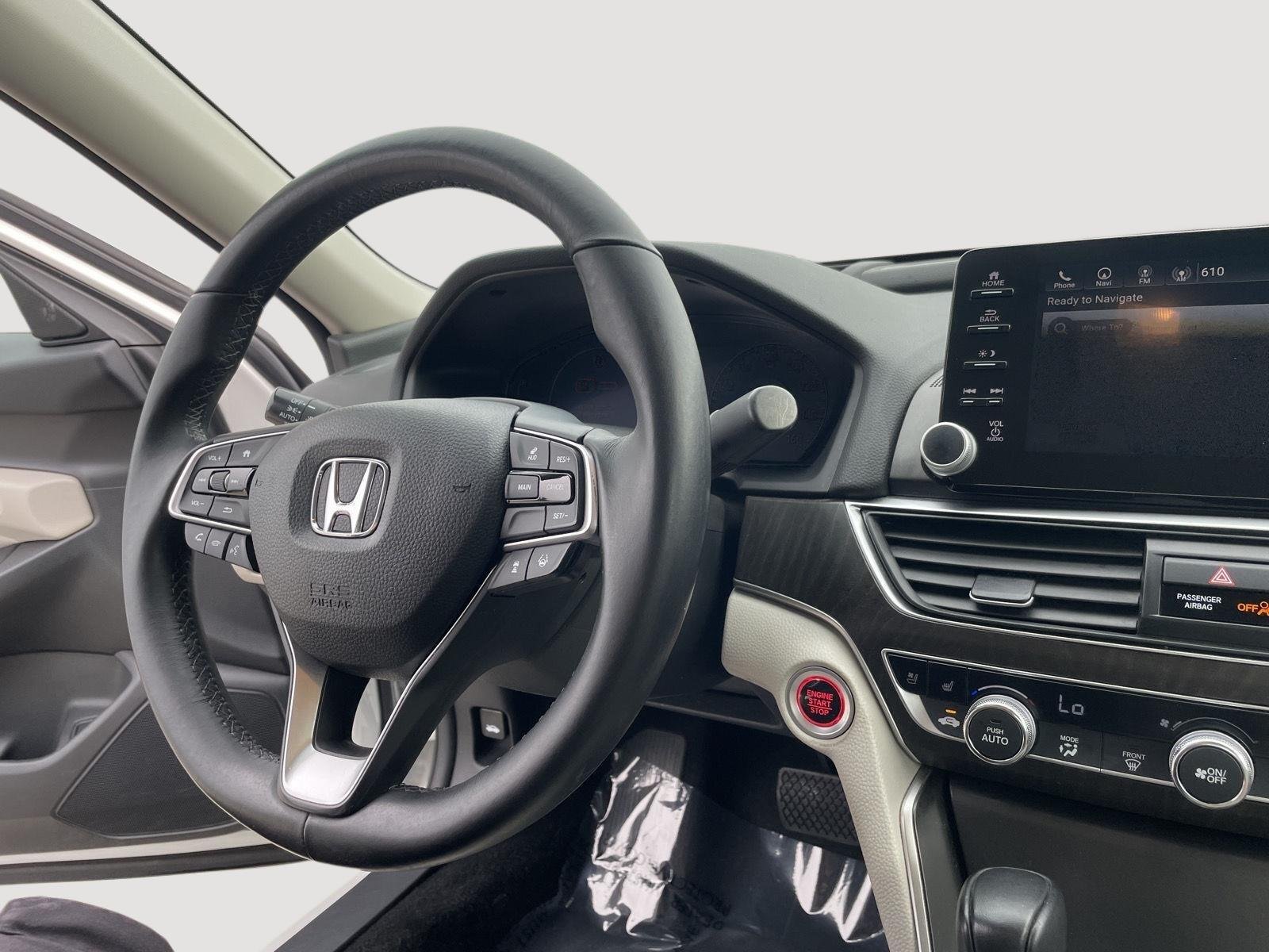 Used 2018 Champagne Frost Pearl Honda Touring 1.5T image 26