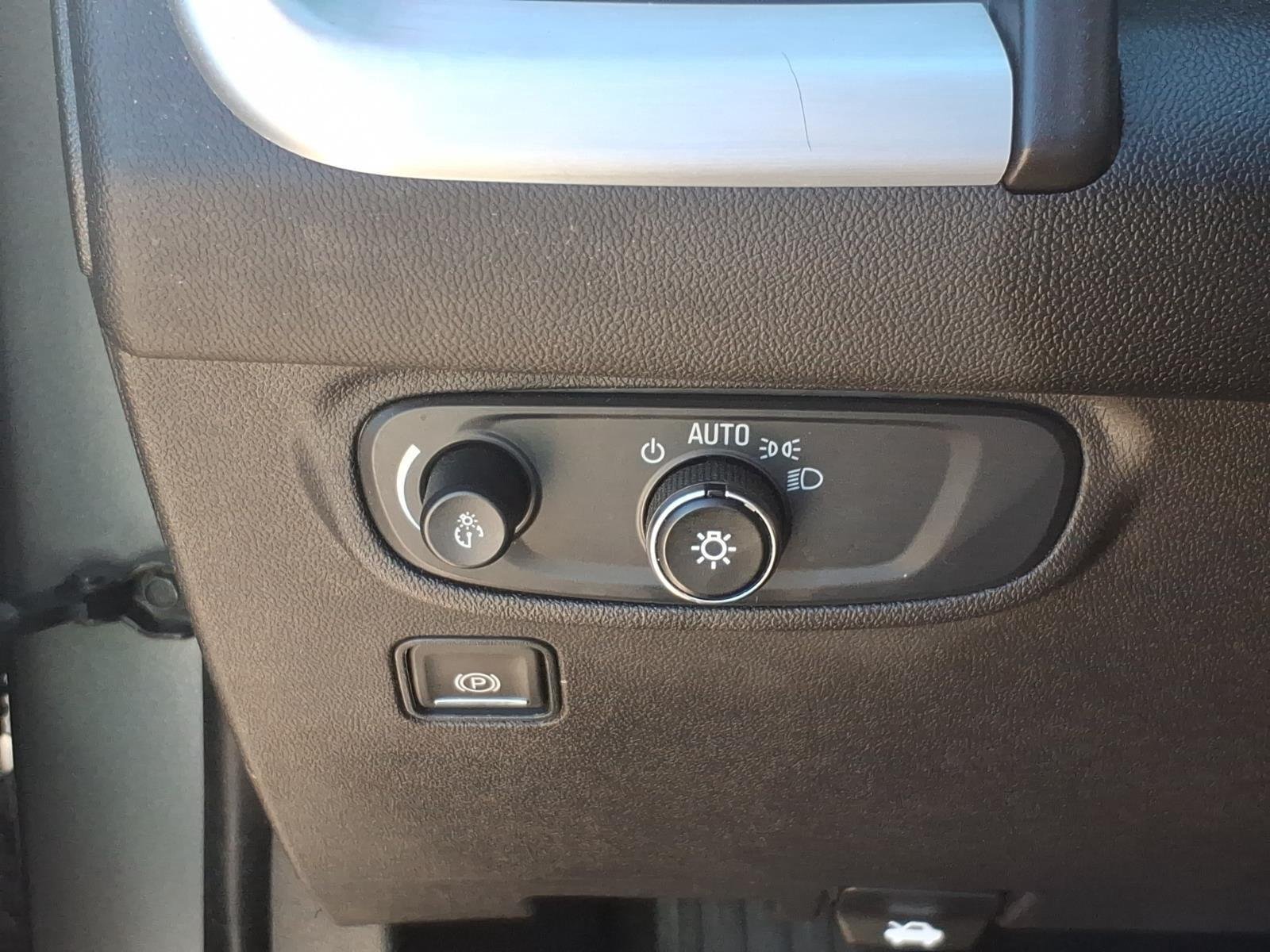 Used 2024 Sterling Metallic GMC SLE image 16