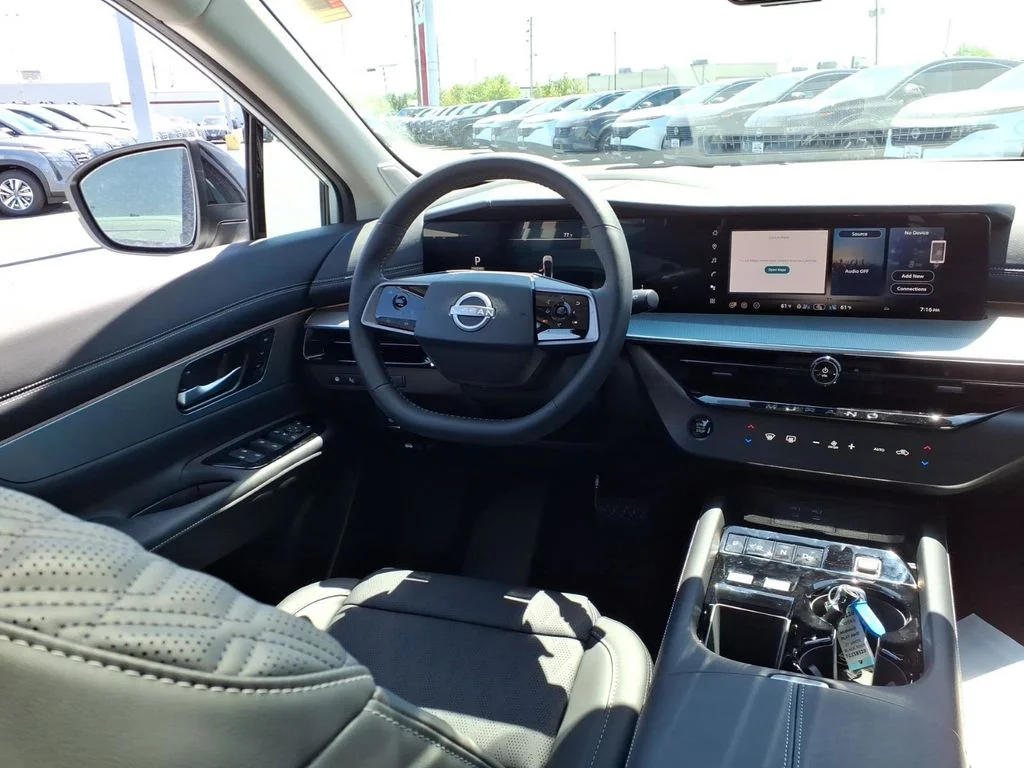 New 2026 Everest White Pearl TriCoat / Super Black Two-tone Nissan Platinum image 6