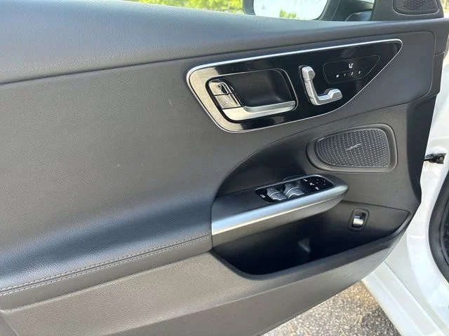 Used 2025  Mercedes-Benz C 300 image 13