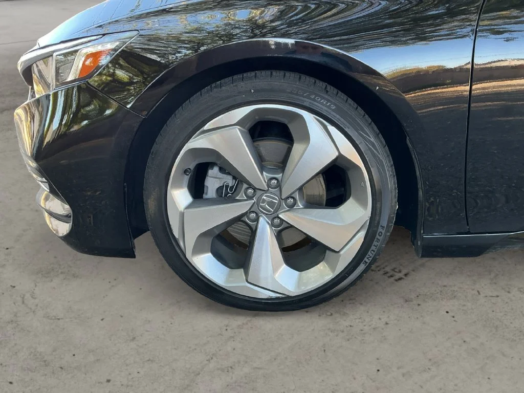 Used 2018 Black Honda Touring image 13