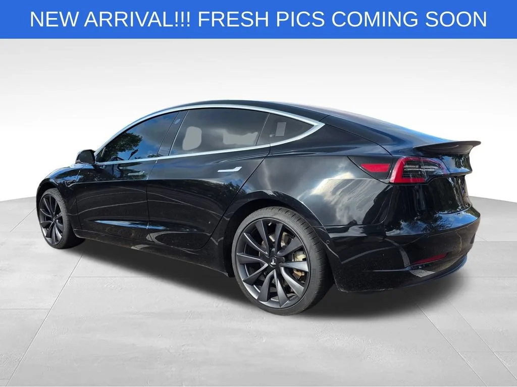 Used 2018  Tesla Long Range Battery image 5