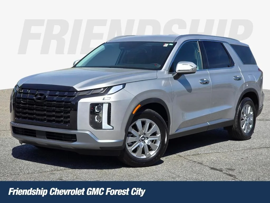 Used 2025 Silver Hyundai SEL image 1
