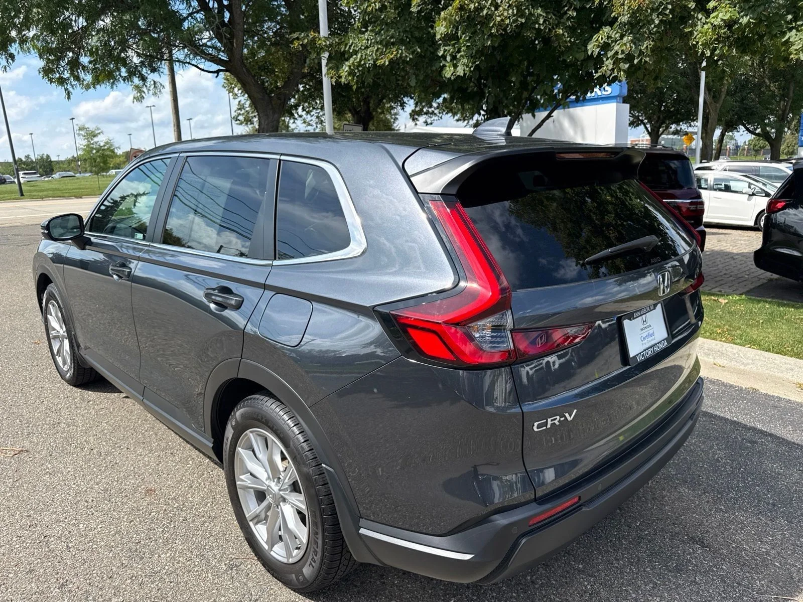Used 2024 Still Night Pearl Honda EX-L image 9