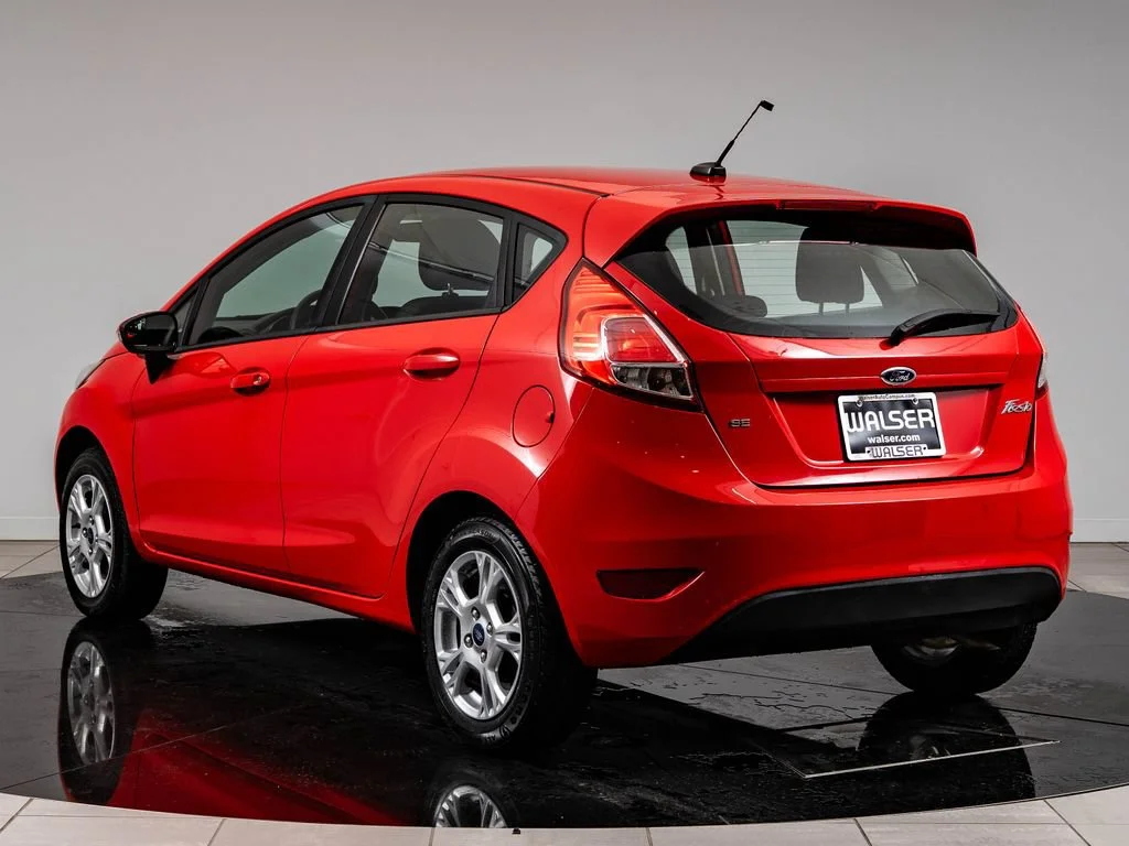 Used 2015 Race Red Ford SE image 6
