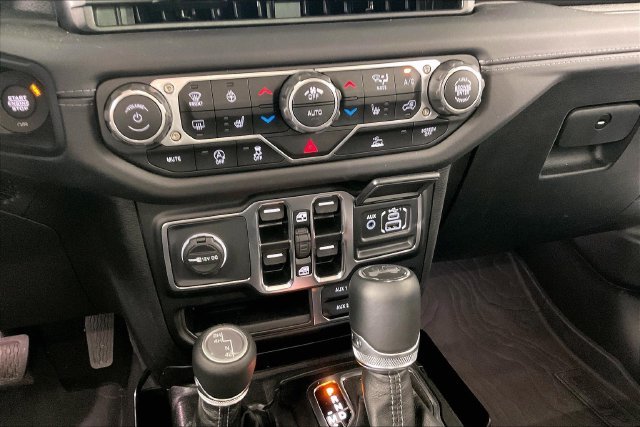 Used 2025 White Jeep Sahara image 5
