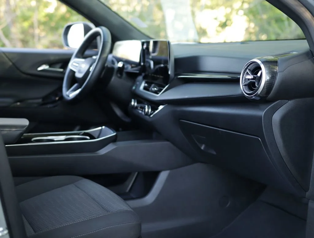 2025 Chevrolet Equinox LT - Photo 30