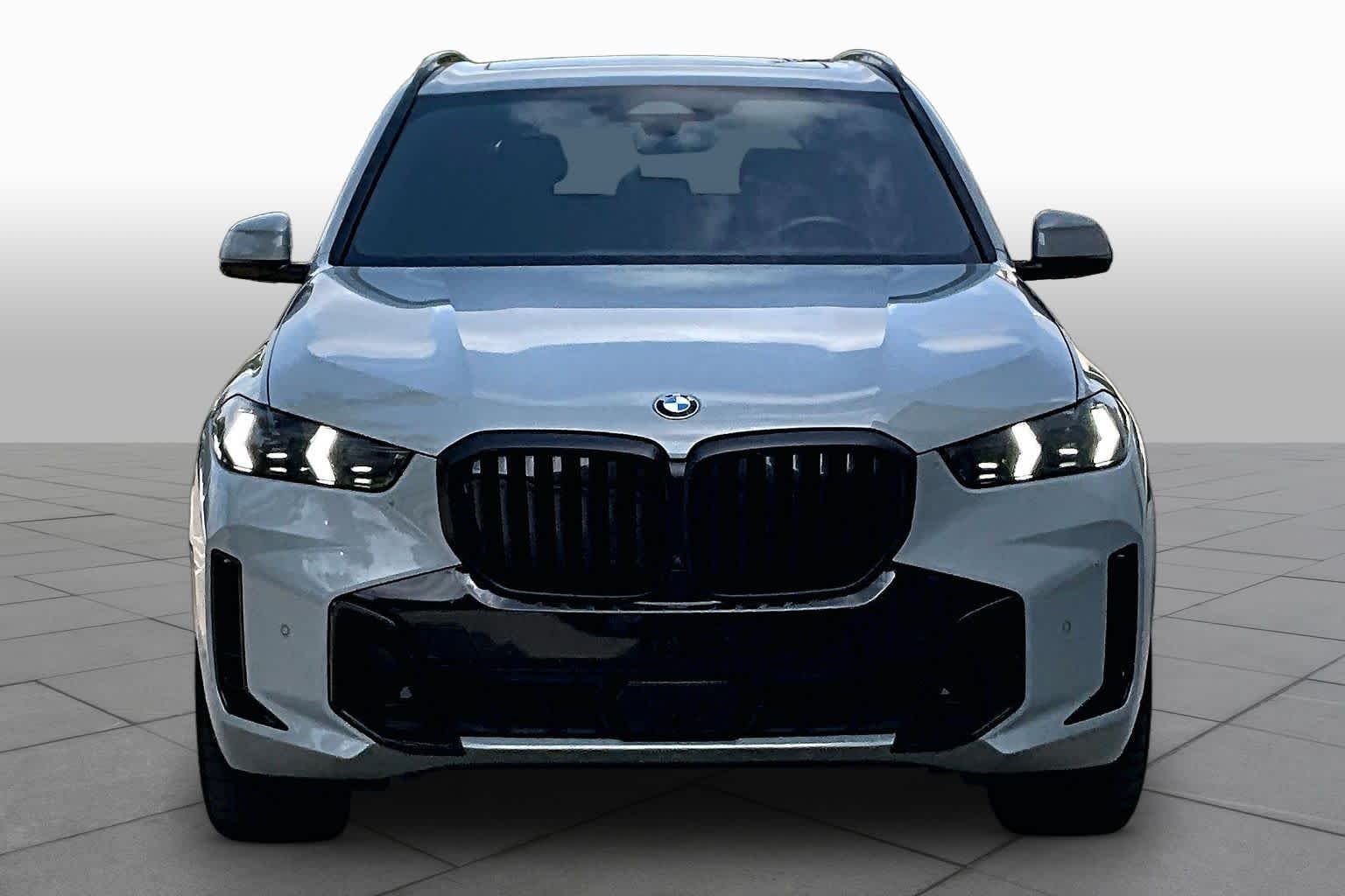 Used 2025 Brooklyn Grey Metallic BMW sDrive40i image 3