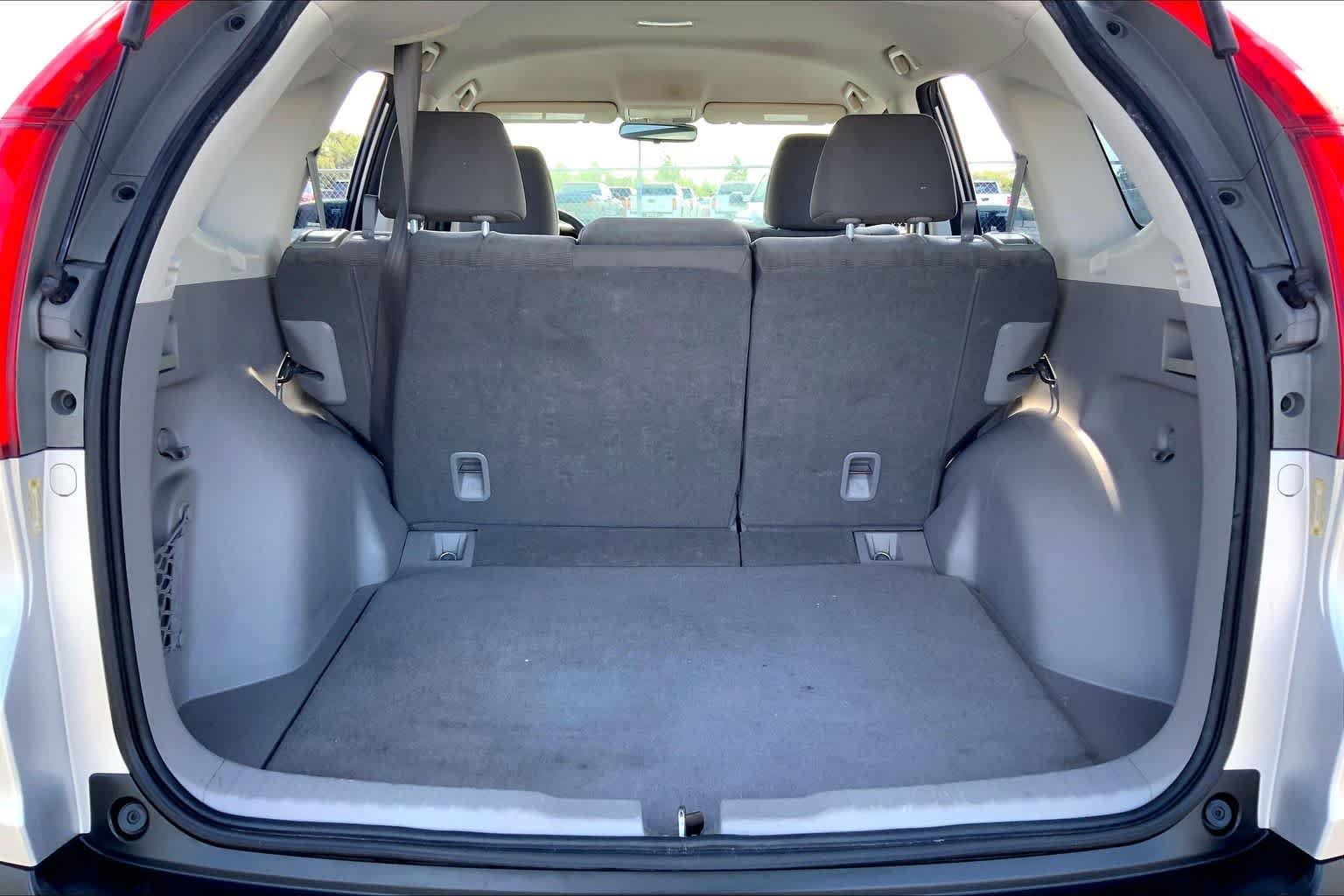Used 2014 Alabaster Silver Metallic Honda LX image 34