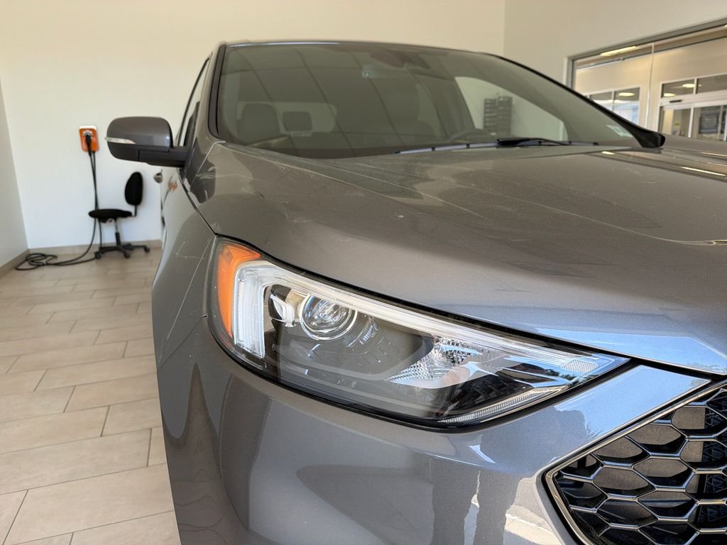 Used 2023 Gray Metallic Ford ST image 9