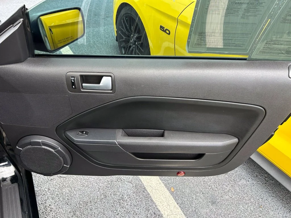 Used 2006 Black Clearcoat Ford  image 36