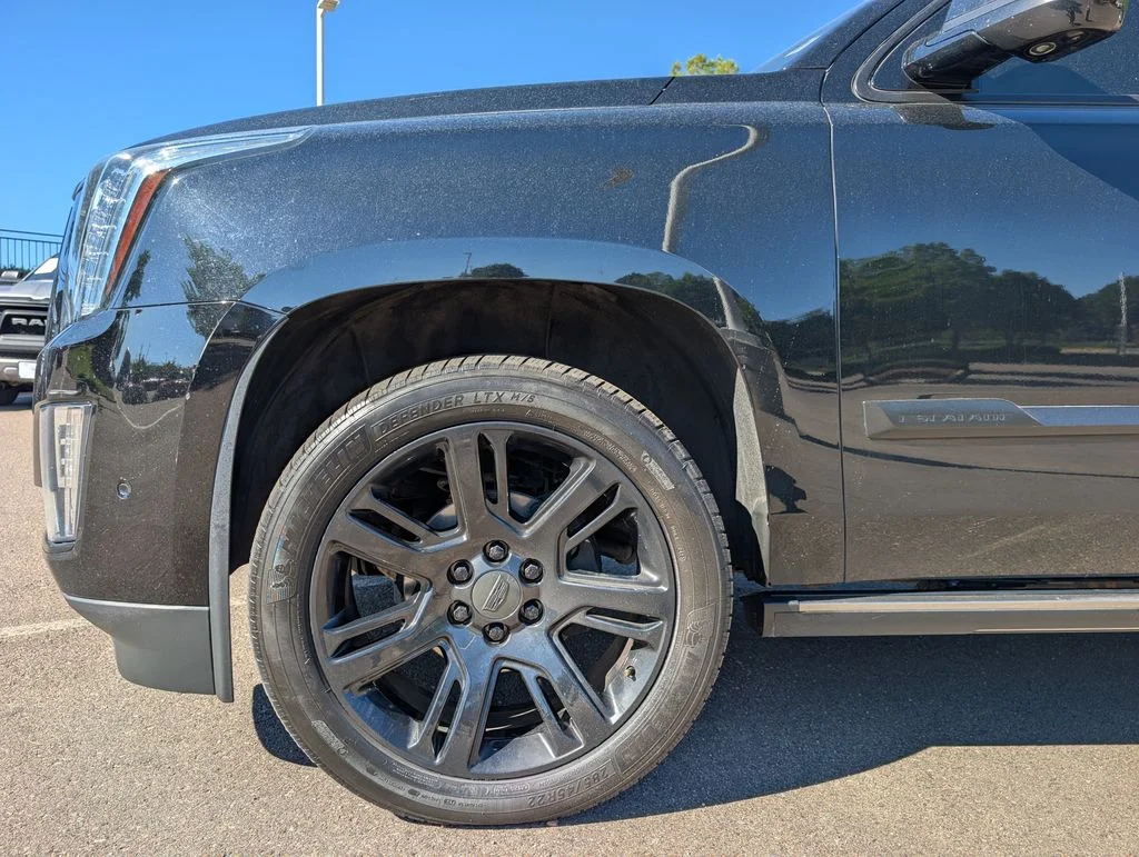 Used 2018 Black Cadillac Premium Luxury image 9