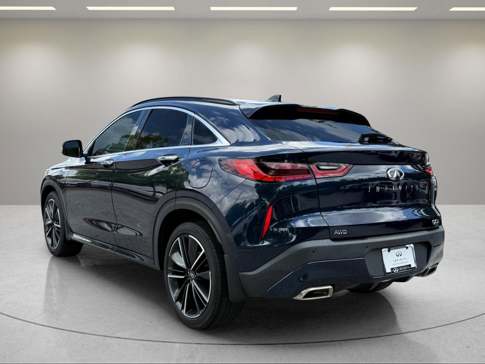 Used 2023 Hermosa Blue INFINITI LUXE image 7