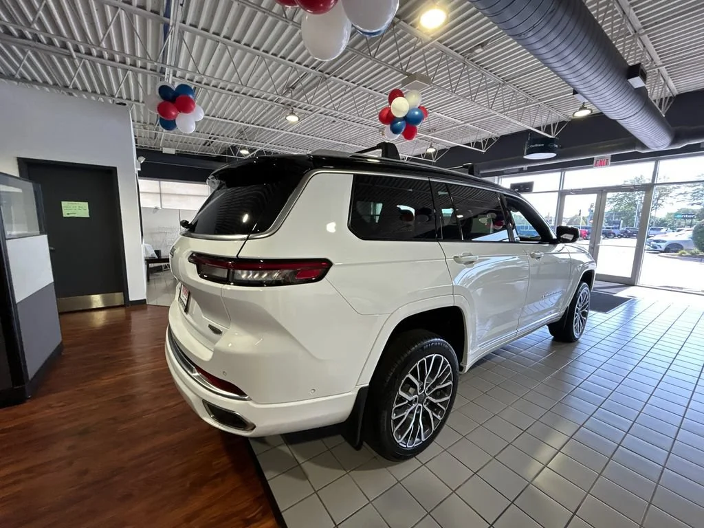 Used 2021 Bright White Clearcoat Jeep Summit Reserve image 8