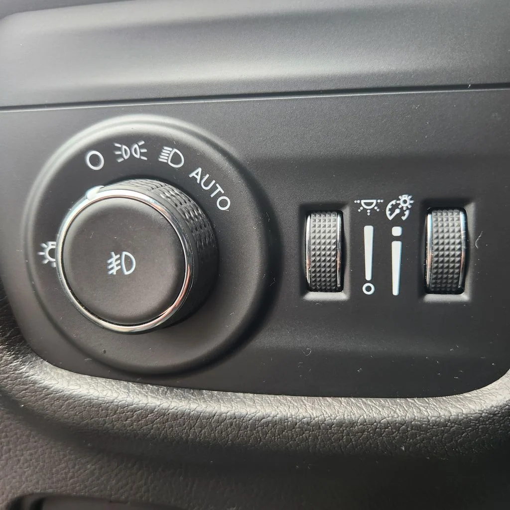 Used 2023 Black Jeep Limited image 33