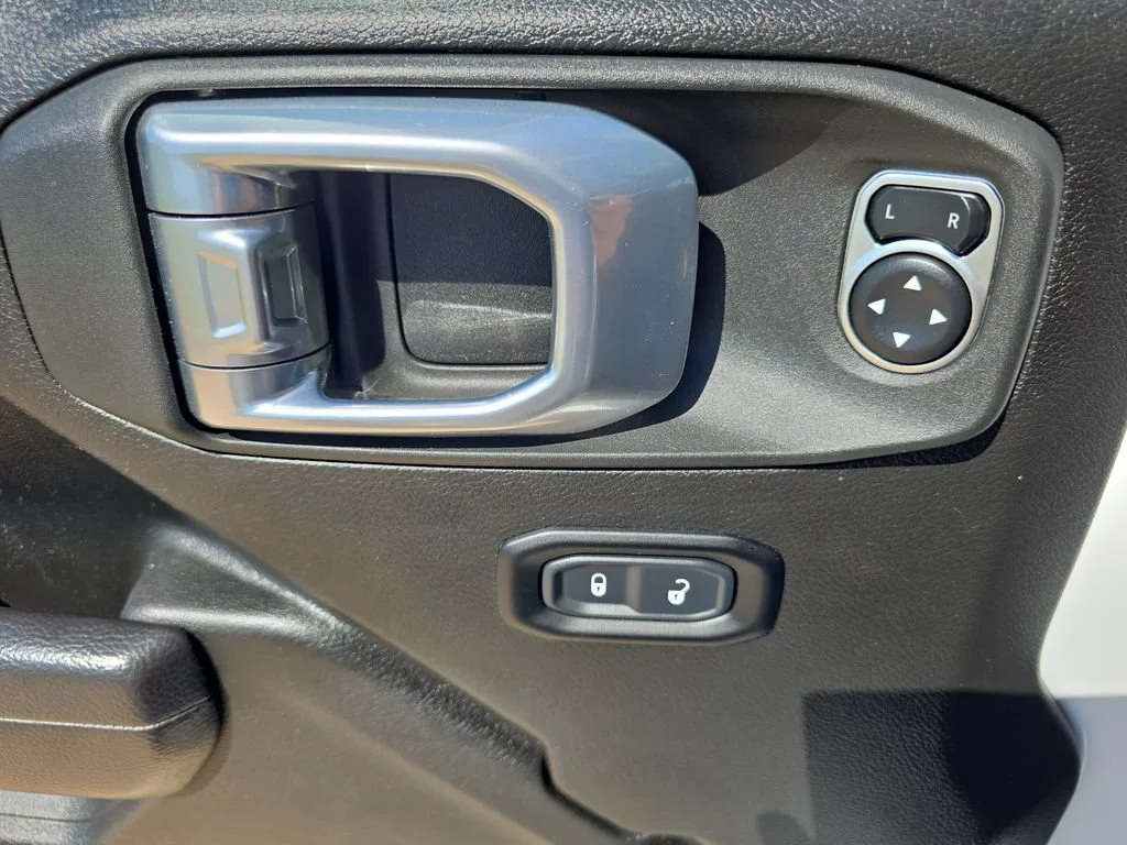 Used 2024 Bright White Clearcoat Jeep Rubicon image 28