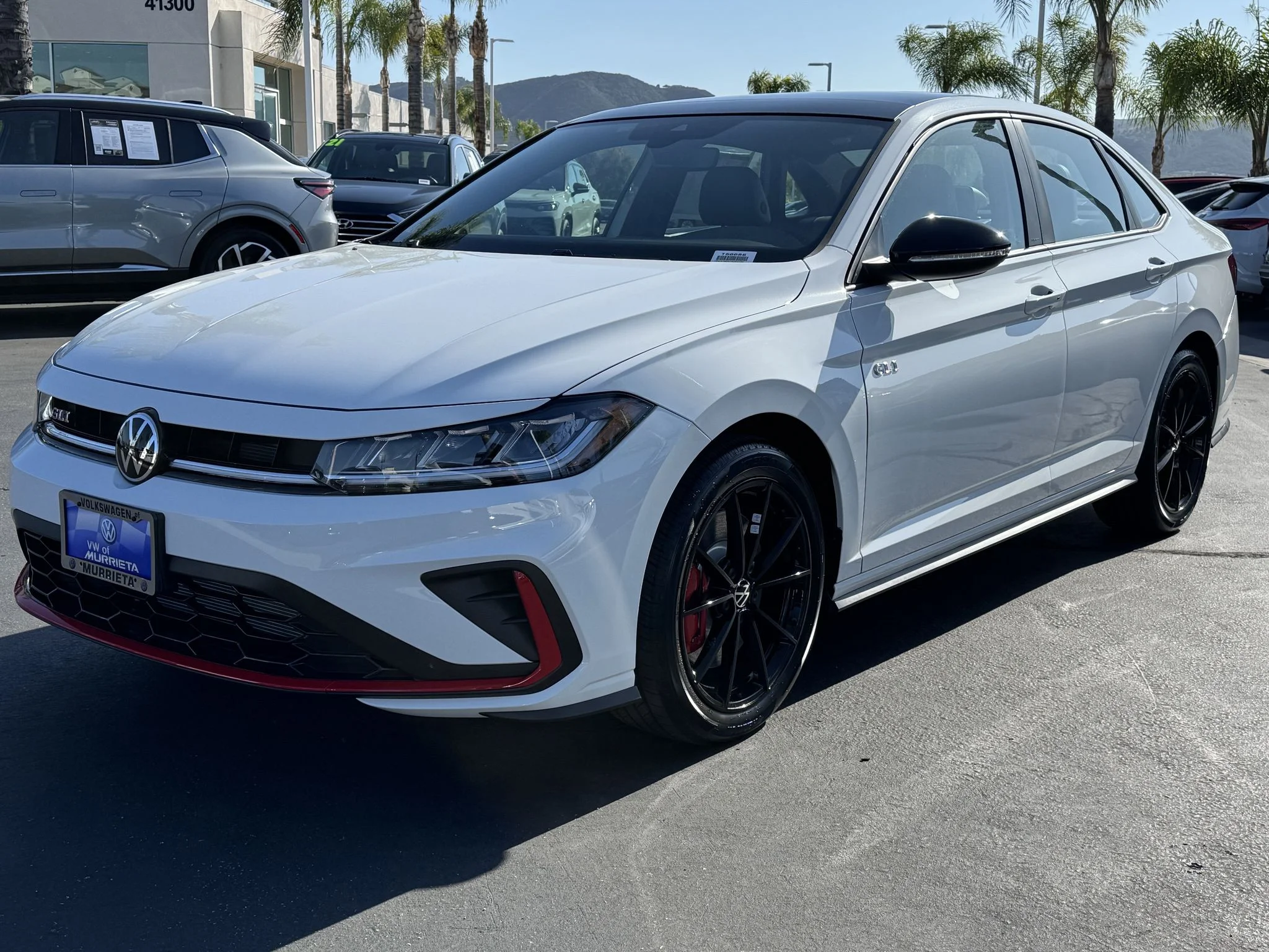 New 2026 Pure White w/Deep Black Roof Volkswagen Autobahn image 4
