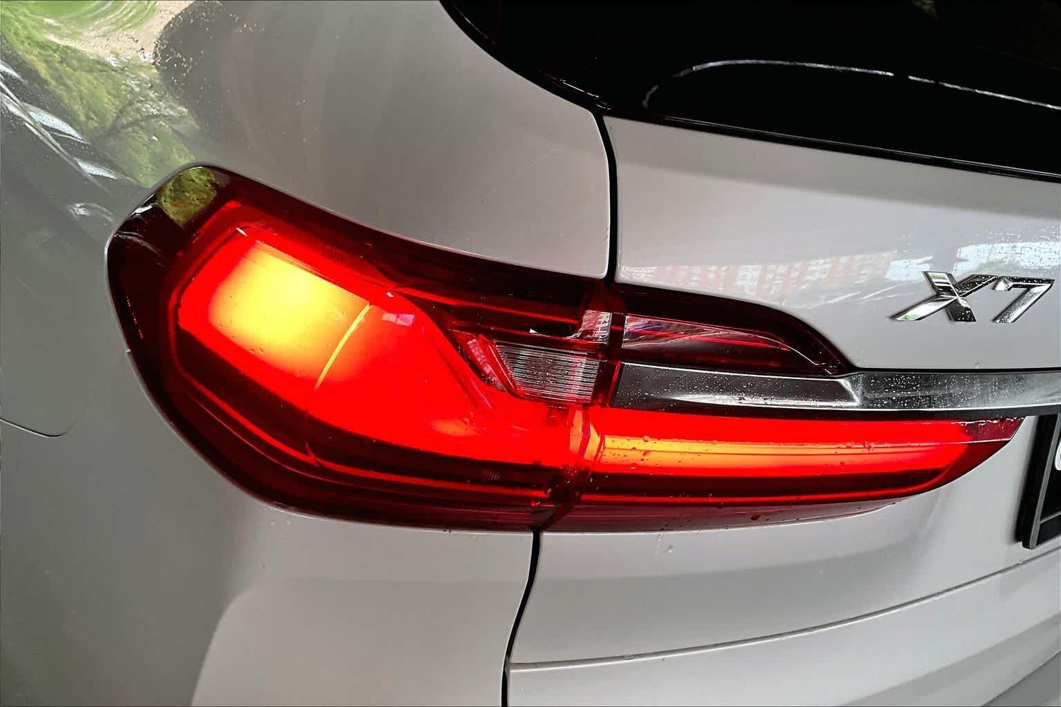Used 2020 Mineral White Metallic BMW xDrive40i image 28