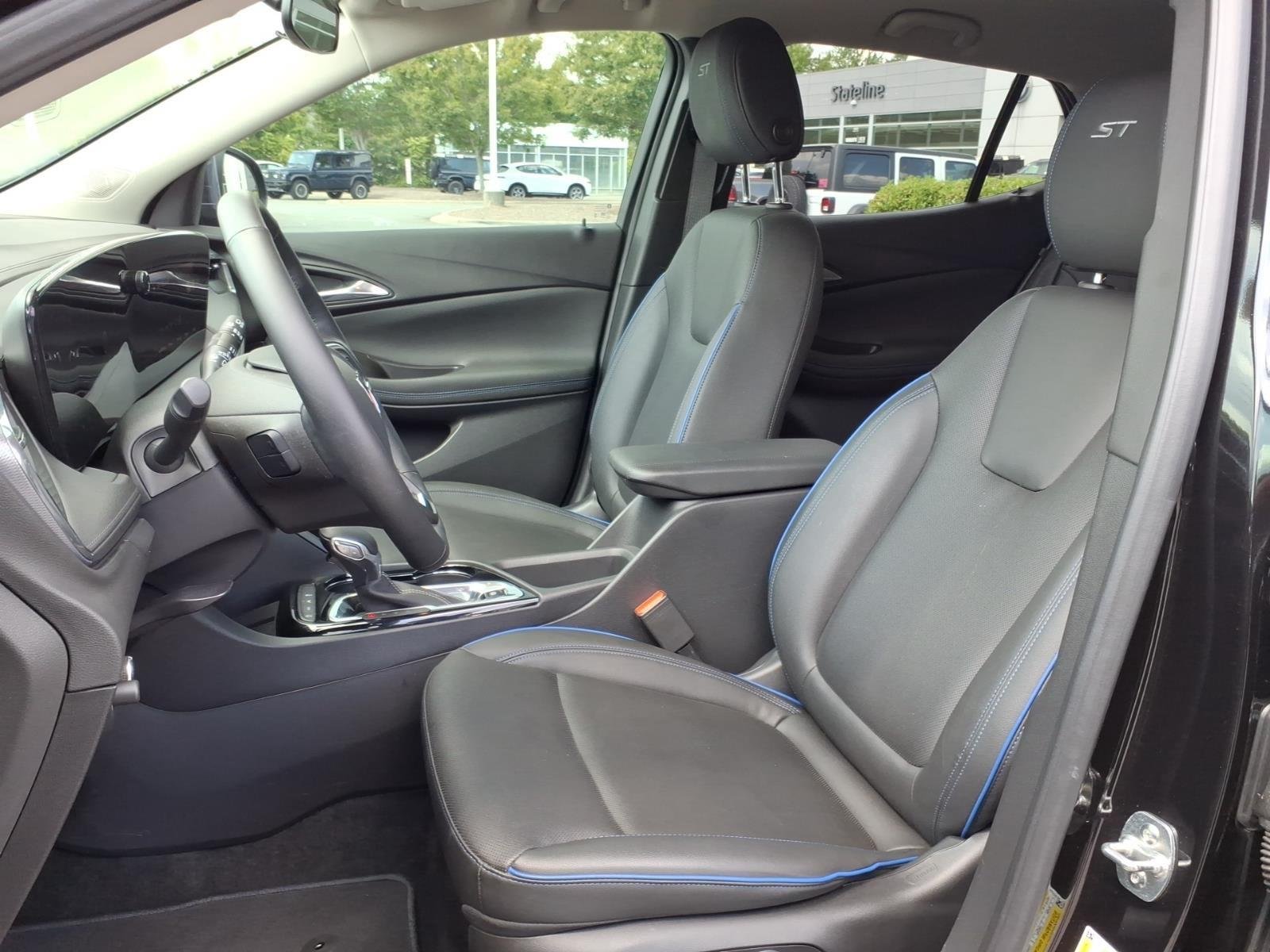 Used 2025 Ebony Twilight Metallic Buick Sport Touring image 17