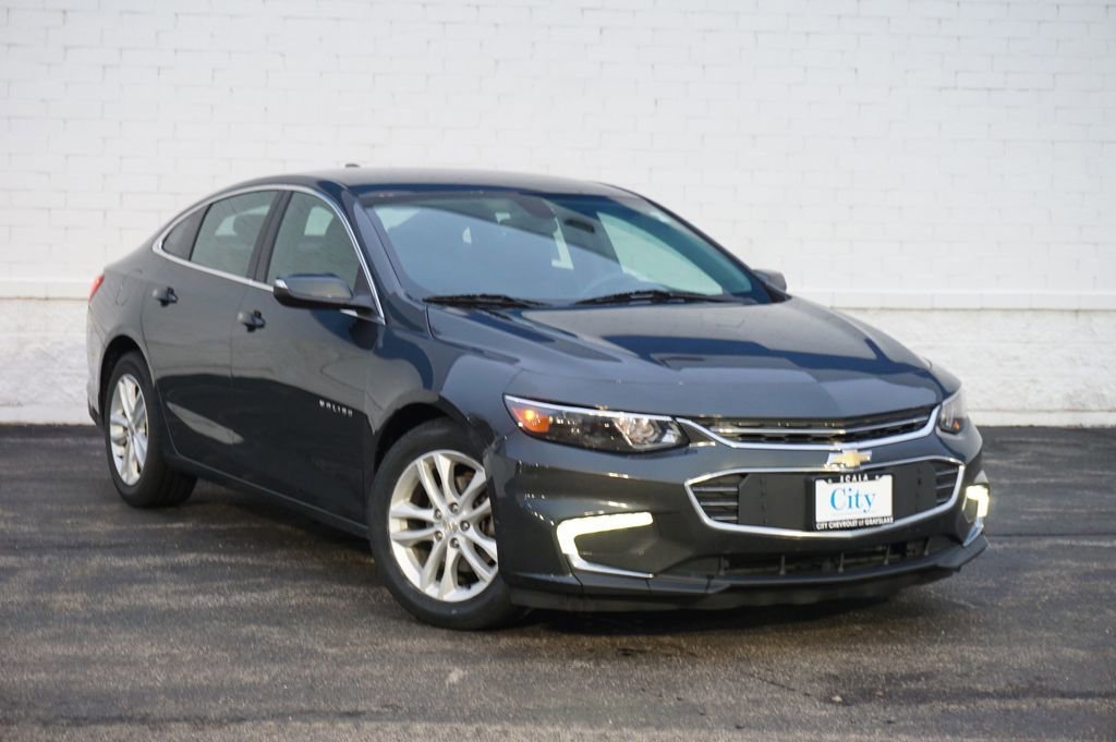 Used 2018 Chevrolet Malibu 1LT with VIN 1G1ZD5ST9JF150308 for sale in Grayslake, IL