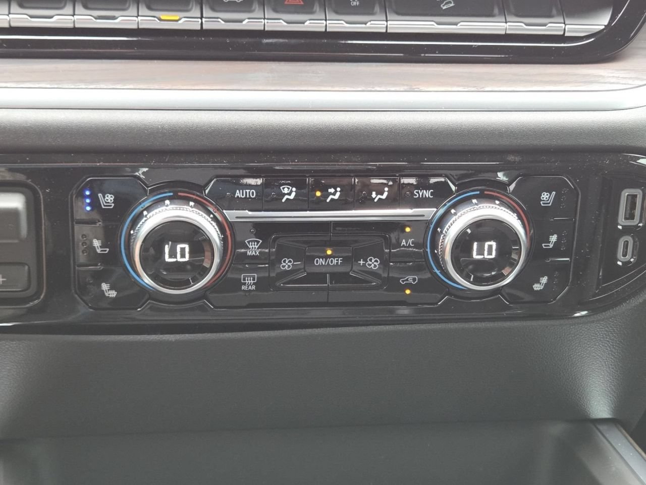New 2026 Sterling Metallic GMC SLT image 34