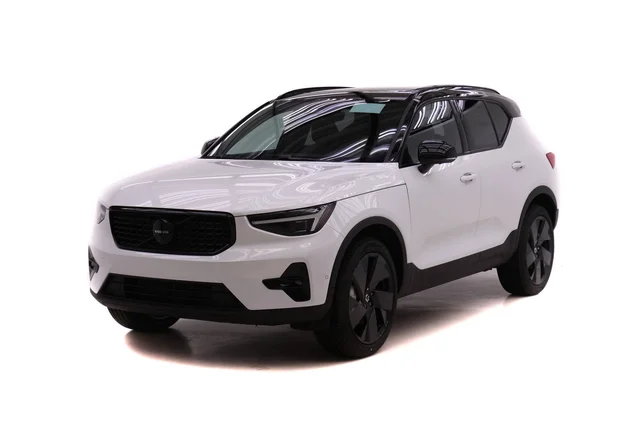 2026 Volvo XC40 B5 Ultra Black Edition