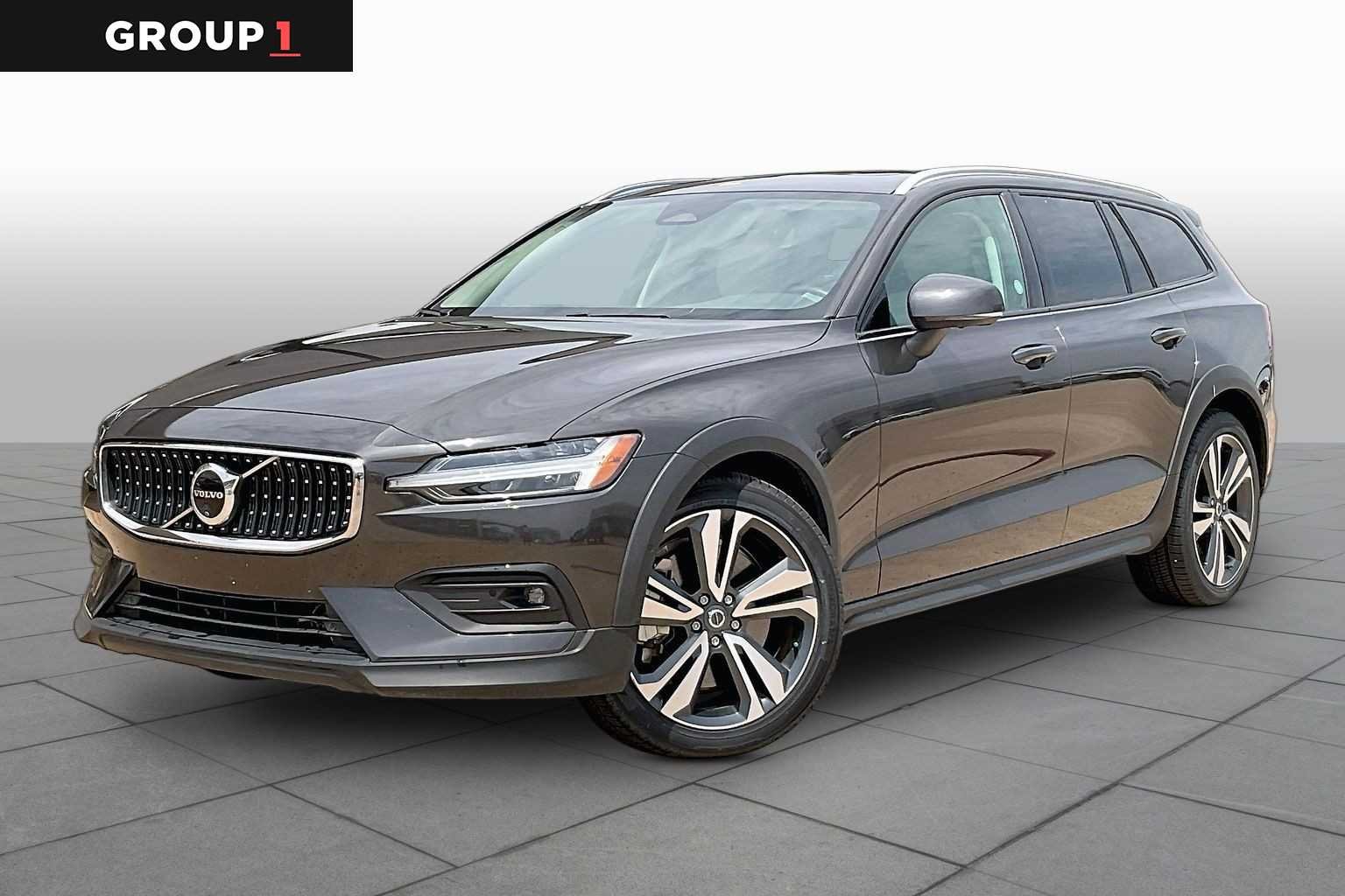 2025 Volvo V60 Cross Country Plus